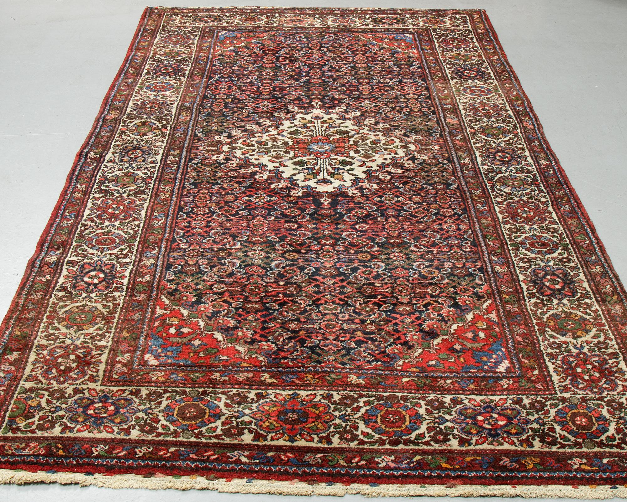 Matta, semiantik/old, Västpersisk,  ca 317 x 165 cm.
