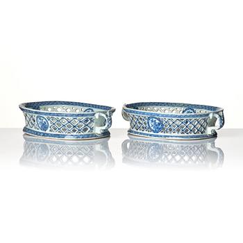 A pair of blue and white chesnut baskets, Qing dynasty, 18th Century.