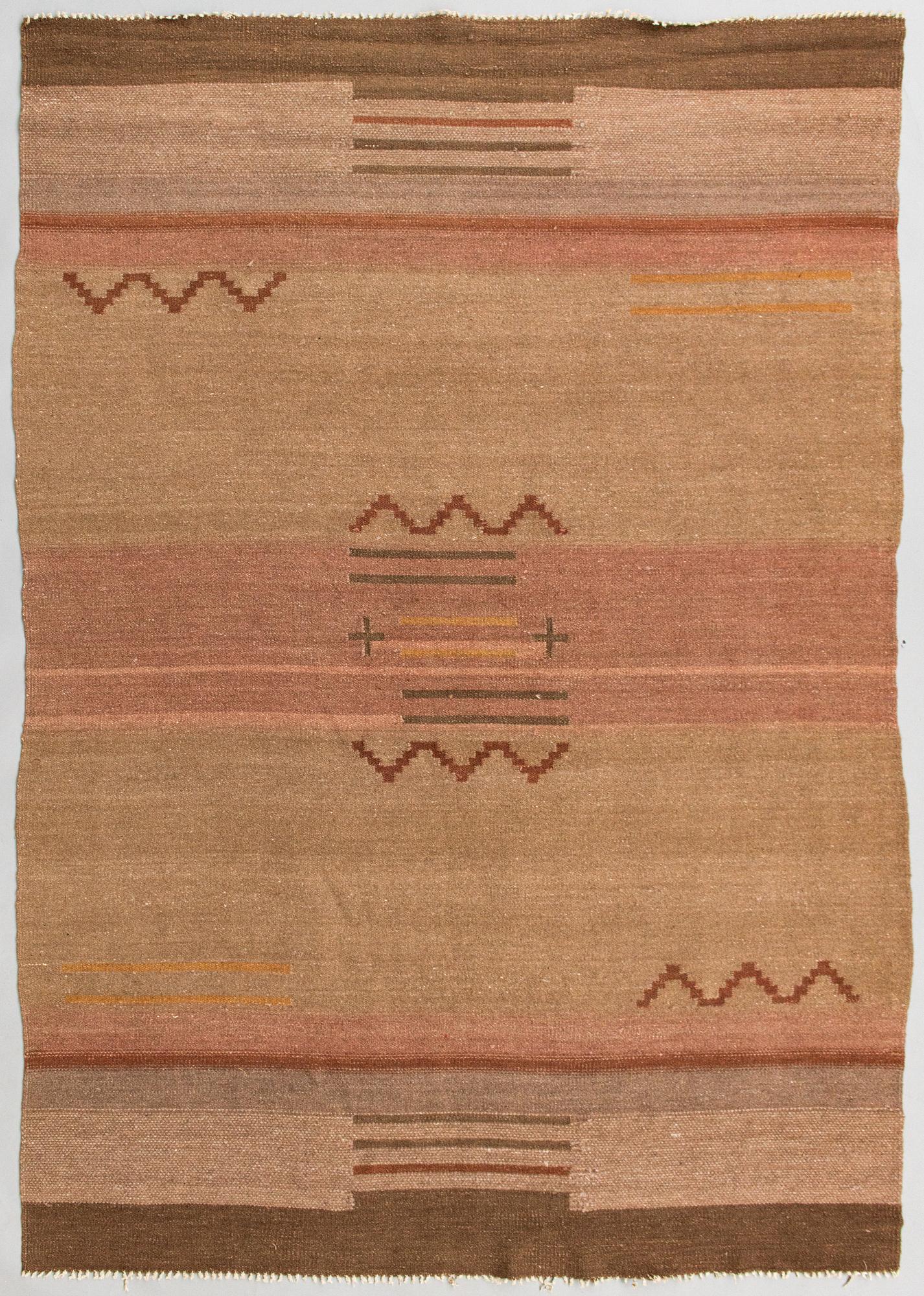 A 1930s Finnish flat weave carpet. Circa 280x200 cm.