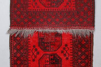 MATTA, orientalisk. Ca 324 x 96 cm.