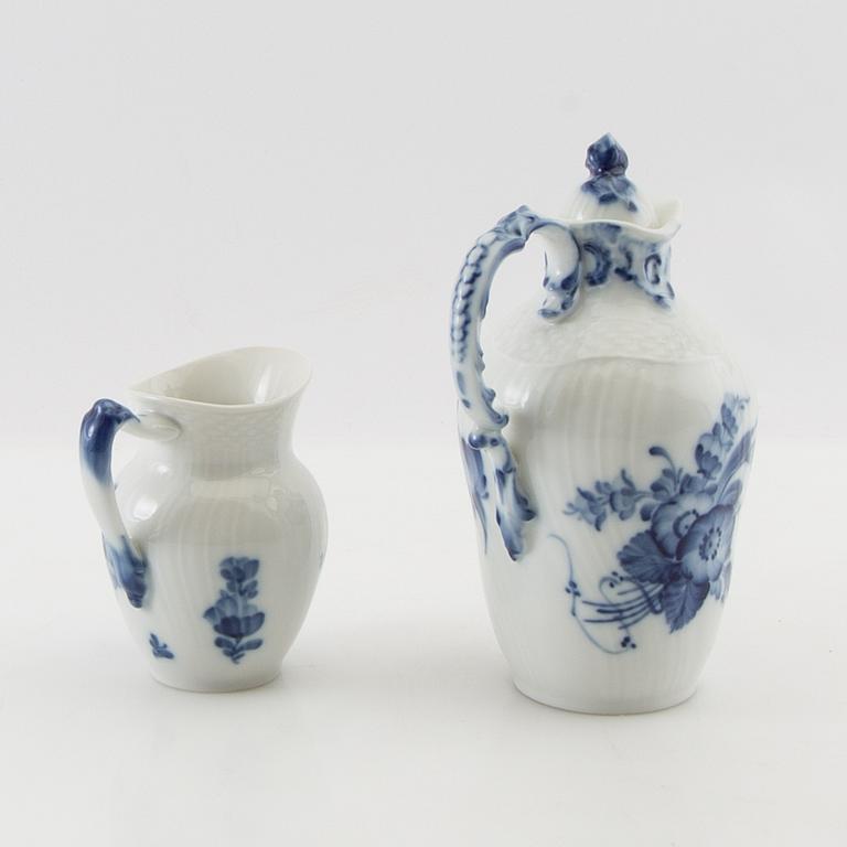 Service approximately 140 pieces "Blue Flower" Royal Copenhagen Denmark 20th century porcelain.