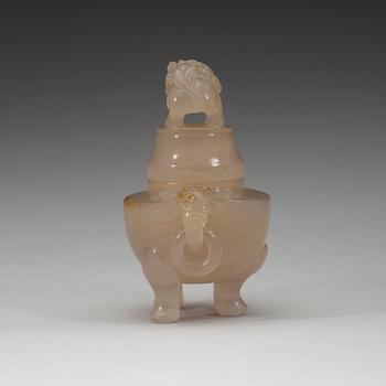 An agathe tripod nephrite censer with cover, late Qing dynasty, circa 1900.