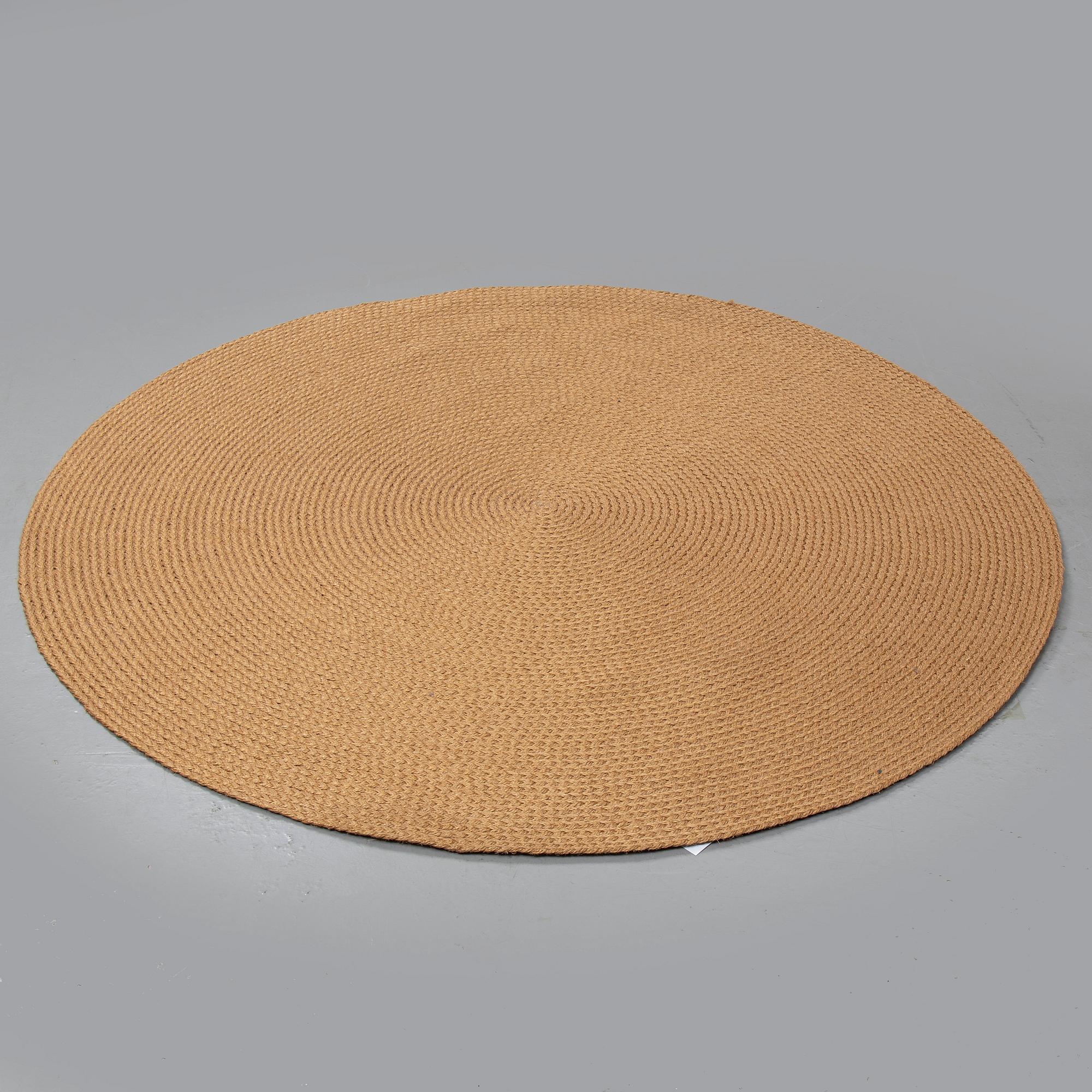 MATTO Tisca, "Rovera round", hand made, Europe, diameter 170 cm.