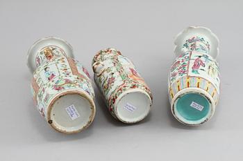 VASER, 3 st, porslin, Kina, troligen 1800-tal.