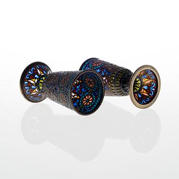 PIKARIPARI, Plique-à-jour emalia ja hopeaa, Pavel Ovtchinnikov, Moskova noin 1900.