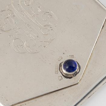 A set of silver boxes and a cup (6 pieces).