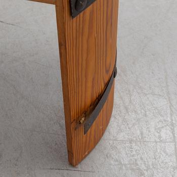 A 1930/40's pinewood table.