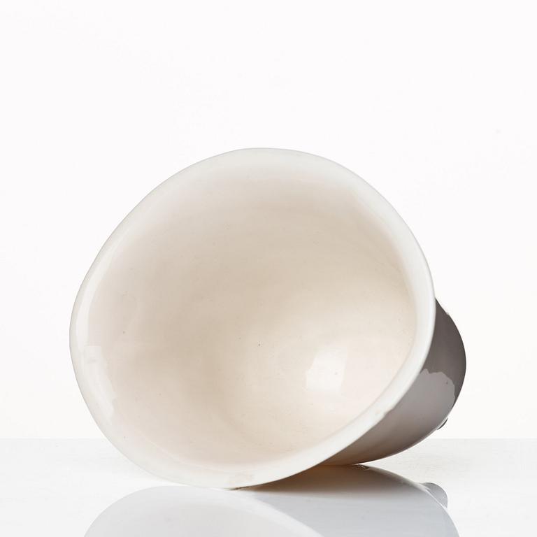 Vinofferbägare, blanc de chine. Qingdynastin.