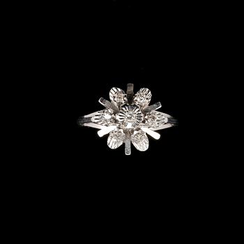 RING, 18k vitguld med briljanslipade diamanter.