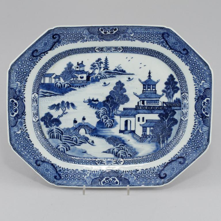 STEKFAT, porslin, Kina, 1700-tal.