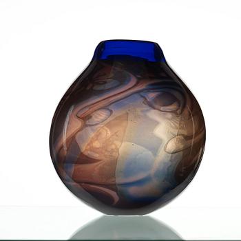 Eva Englund, a 'Graal' glass vase, Orrefors 1988.