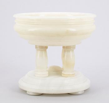 BORDSUPPSATS, alabaster, 1900-tal.