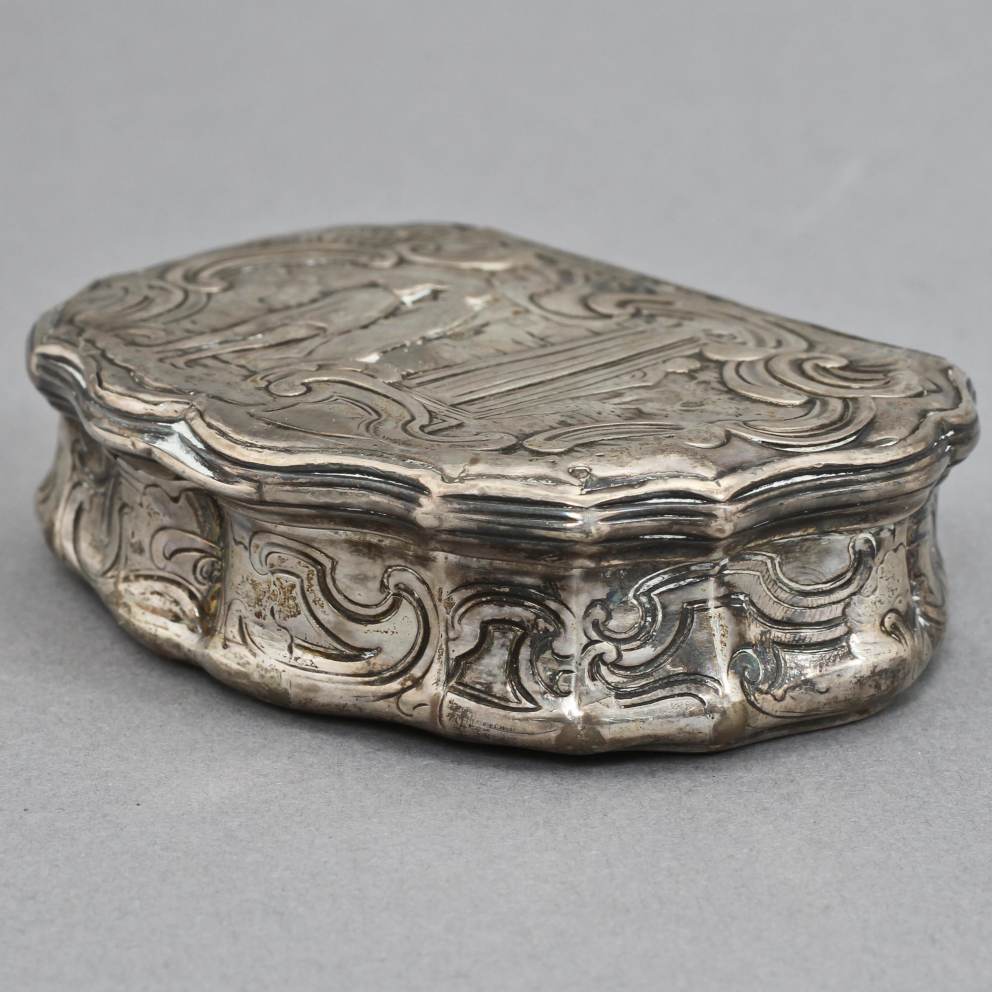 DOSA, silver, 1800-talets andra hälft. Vikt 98 g.