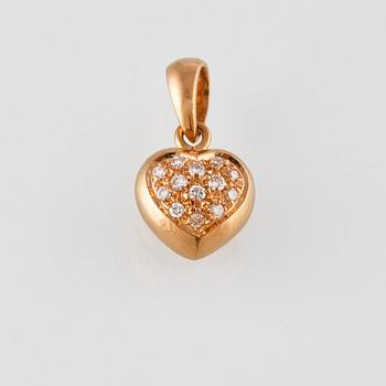HÄNGE, 18K guld med 13 briljantslipade diamanter. Vikt 2,1 gram.