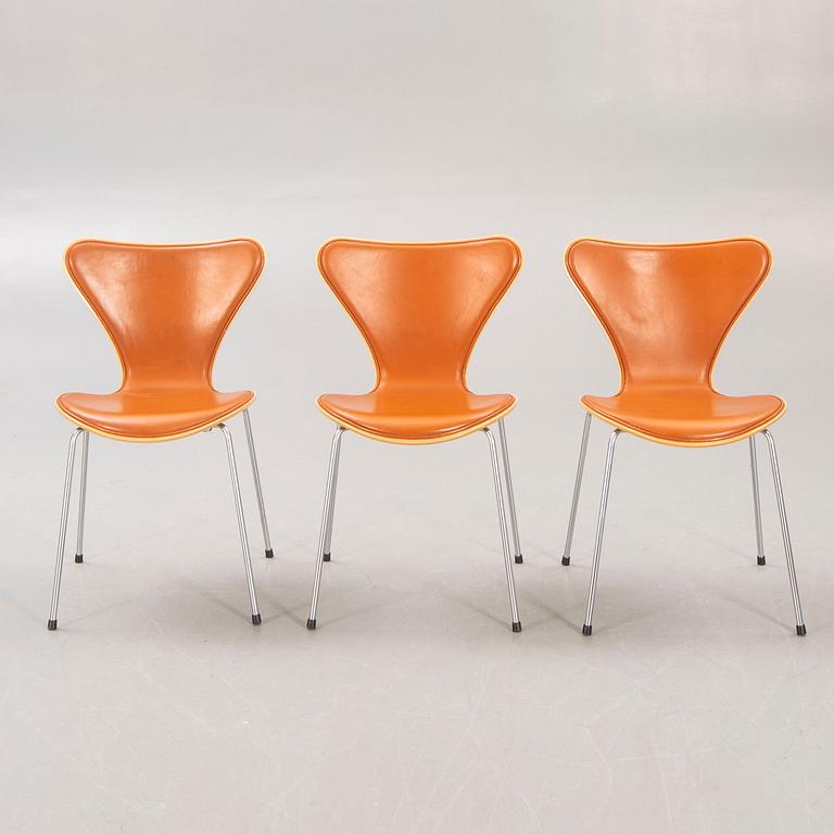 Arne Jacobsen, chairs 6 "Sjuan" for Fritz Hansen Denmark.