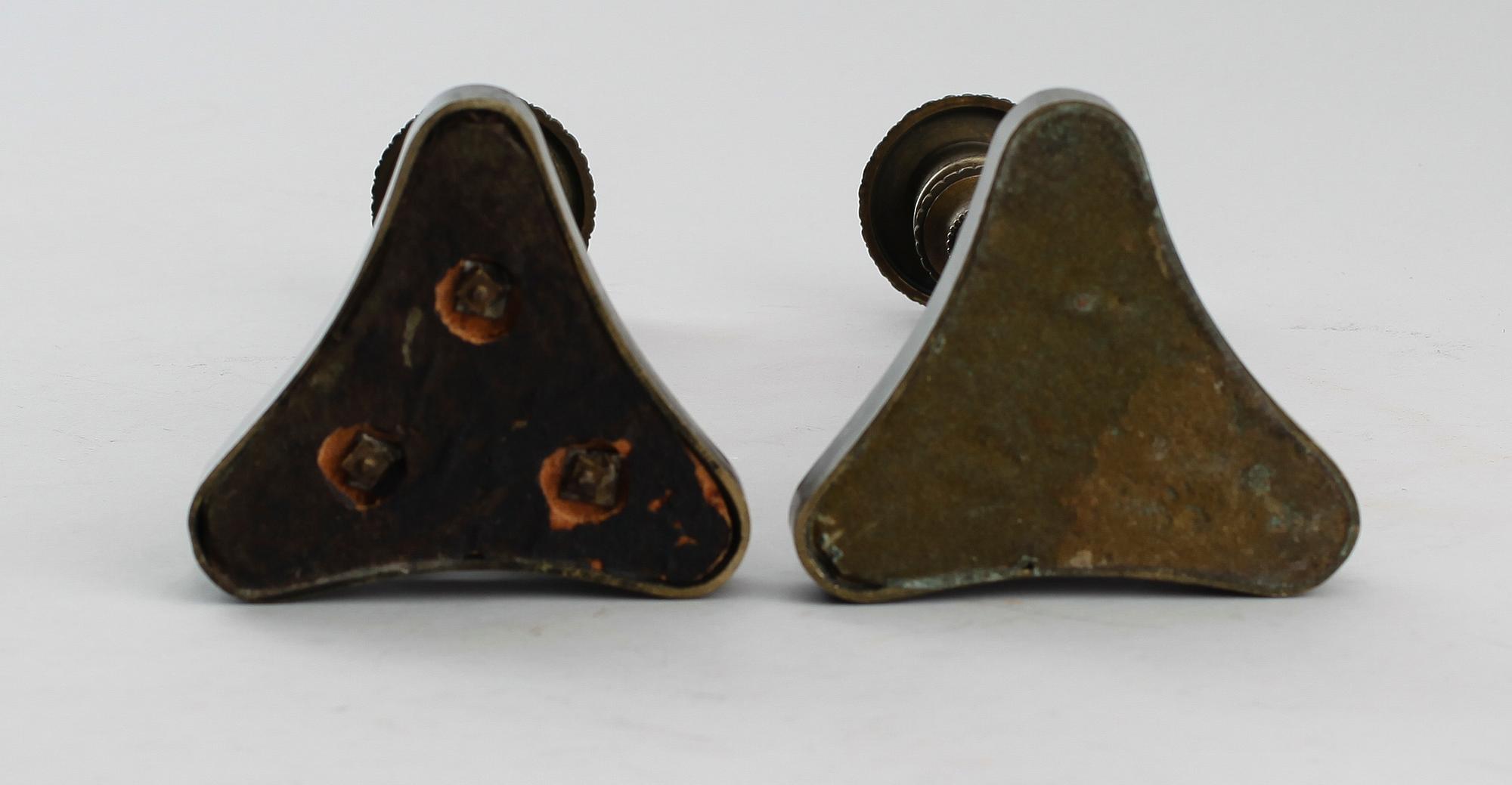 LJUSSTAKAR, 1 par, patinerad brons, senempire, 1800-talets första hälft.