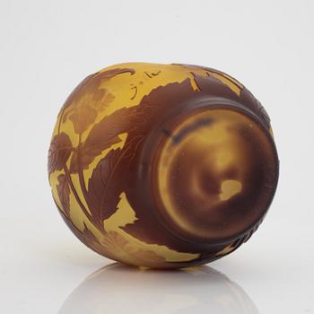 Emile Gallé, vas, överfångsglas, Nancy, Frankrike, signerad.