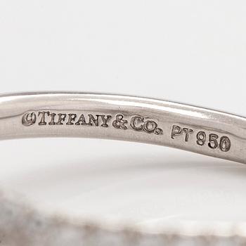 Tiffany & Co, Ring, "Soleste Cushion-cut Double Halo", platina och diamanter.