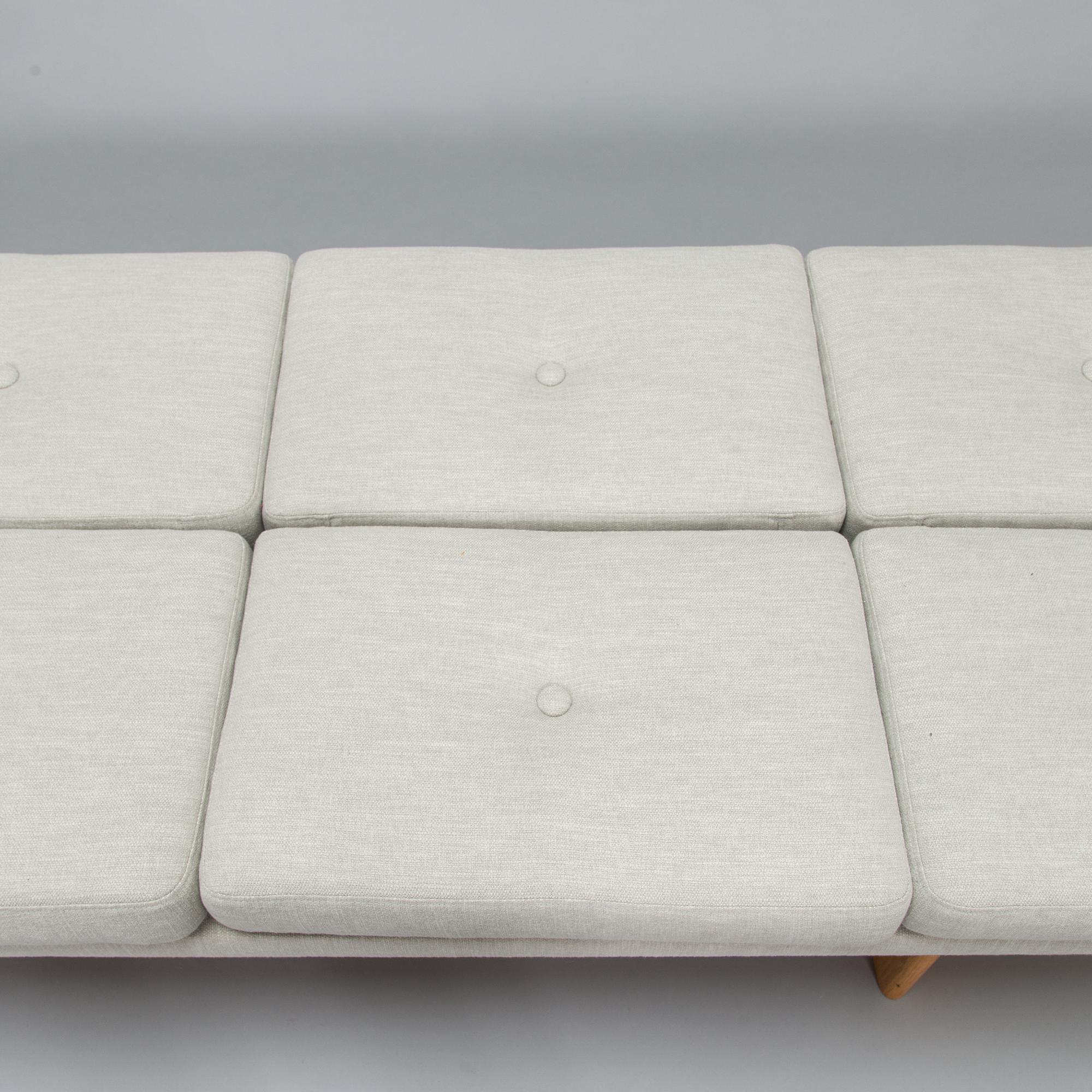 Alvar Aalto, a 1962 bench for O.Y. Huonekalu- ja Rakennustyötehdas A.B.