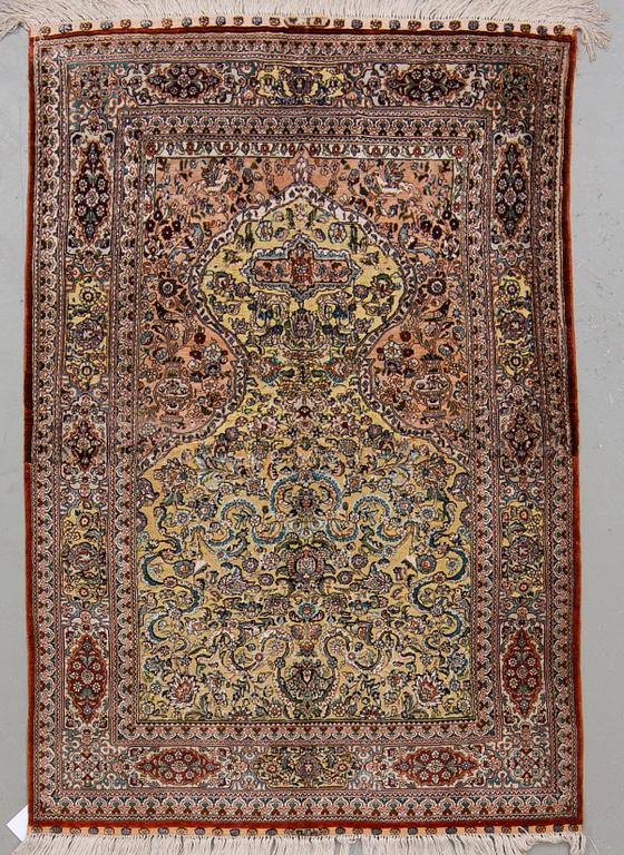 MATTA, sannolikt Kina. Ca 134x88 cm.