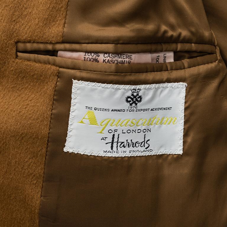 AQUASCUTUM, rock, Harrods, England.