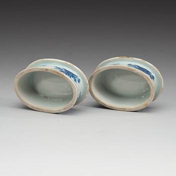 A pair of blue and white salts, Qing dynasty, Jiaqing (1796-1820).