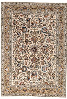 253. A carpet, Old Kashan, ca 521 x 364 cm.