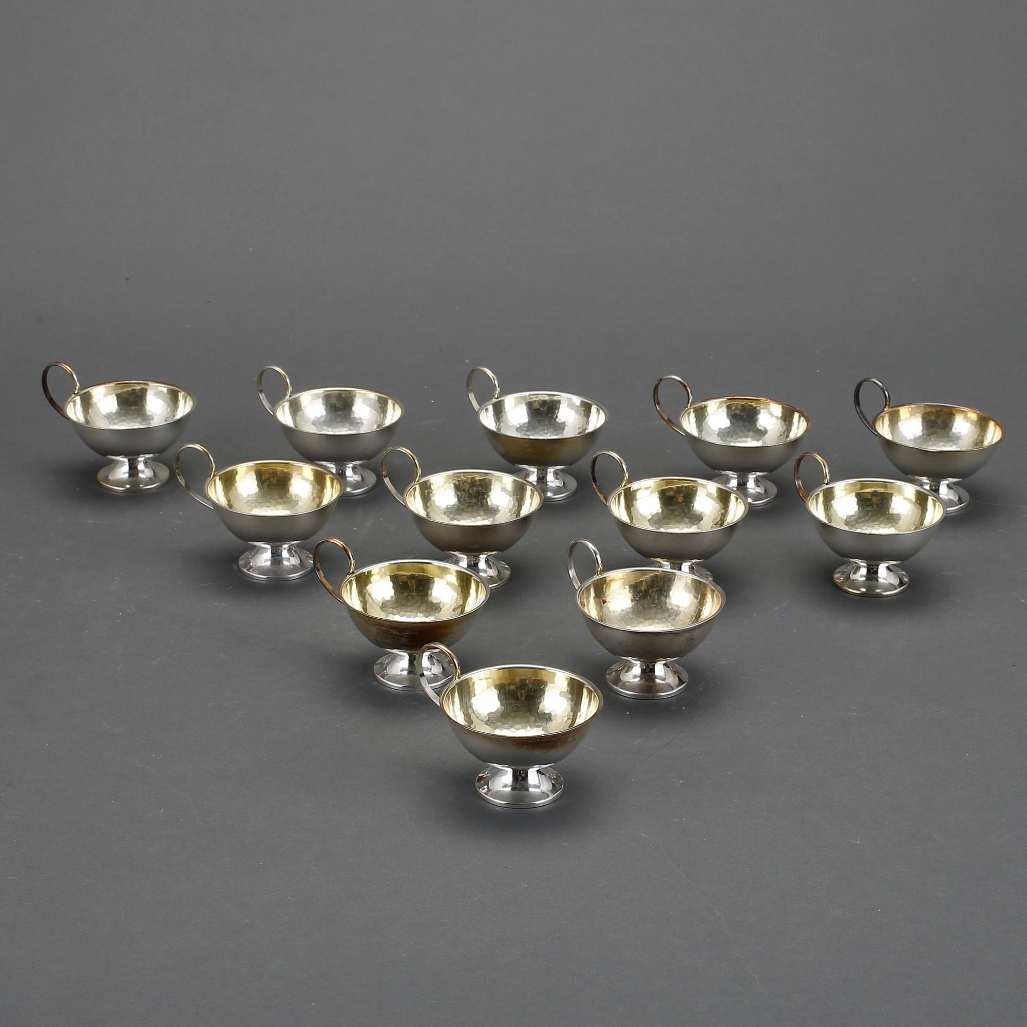 PUNCHBÄGARE, 12 st, silver, K&EC, Göteborg, 1960-/70-tal. Total vikt ca 374 gram.