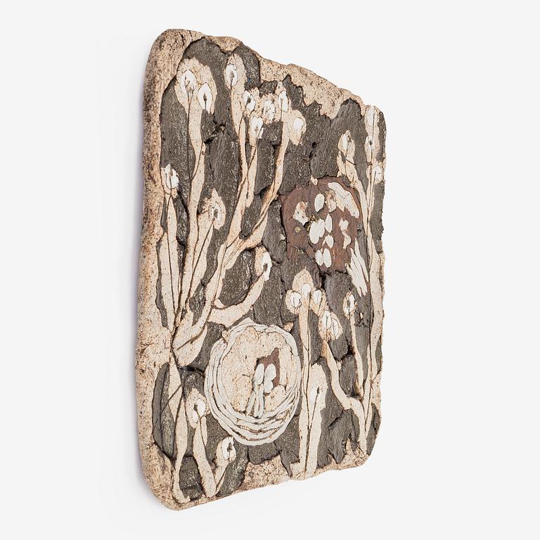 Francesca Mascitti-Lindh, A stoneware wall plaque, stoneware, signed FML, Arabia Finland.