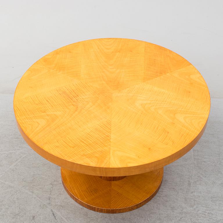 A 1930´s art déco table.