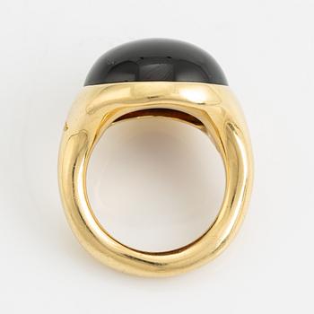 Pomellato, ring 18K guld med cabochonslipad granat.