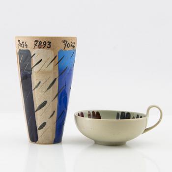 Anita Nylund, vase and cup with colour samples, own workshop.