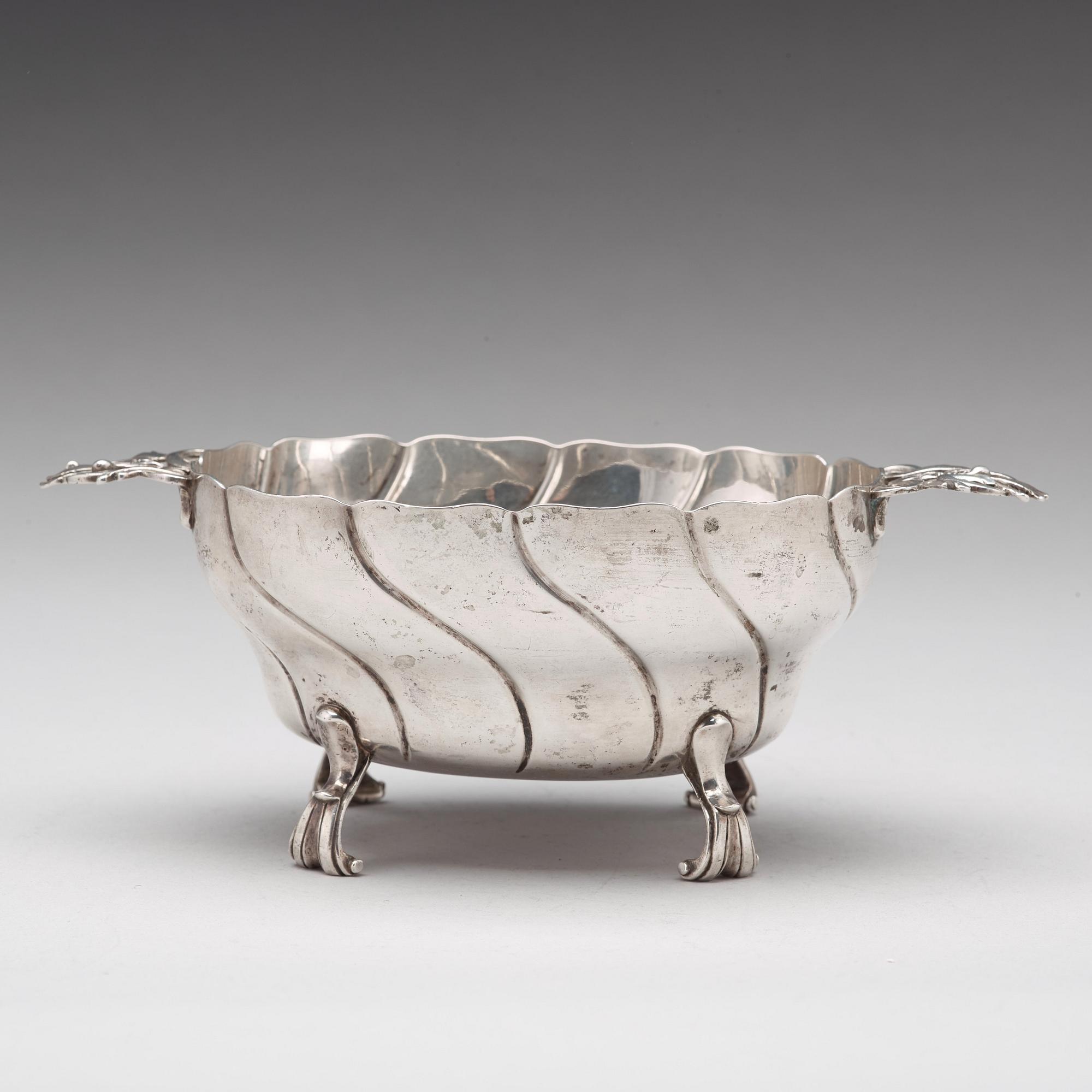 Petter Åkerman, konfektskål, silver, Stockholm
1769, rokoko.