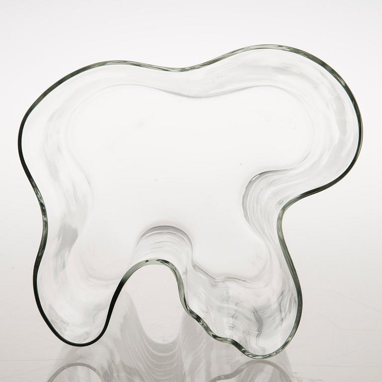 Alvar Aalto, A late 1960s '3031' vase signed Alvar Aalto.