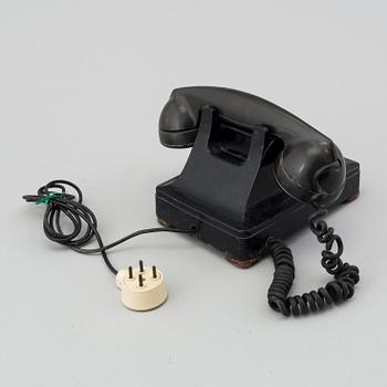 A 'model 302' telephone by Henry Dreyfuss, Bell USA 1937.