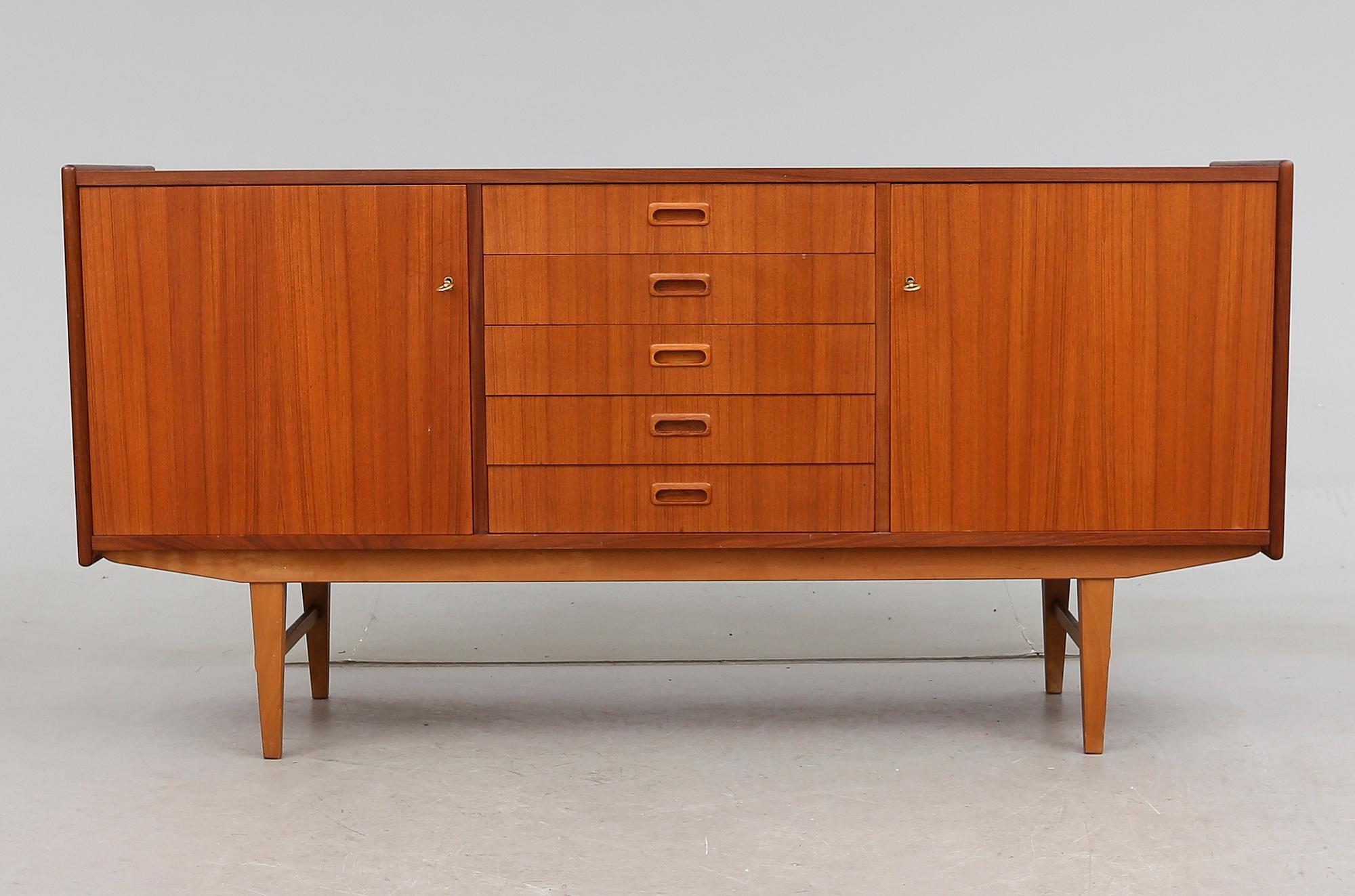 SIDEBOARD, 1900-talets andra hälft.