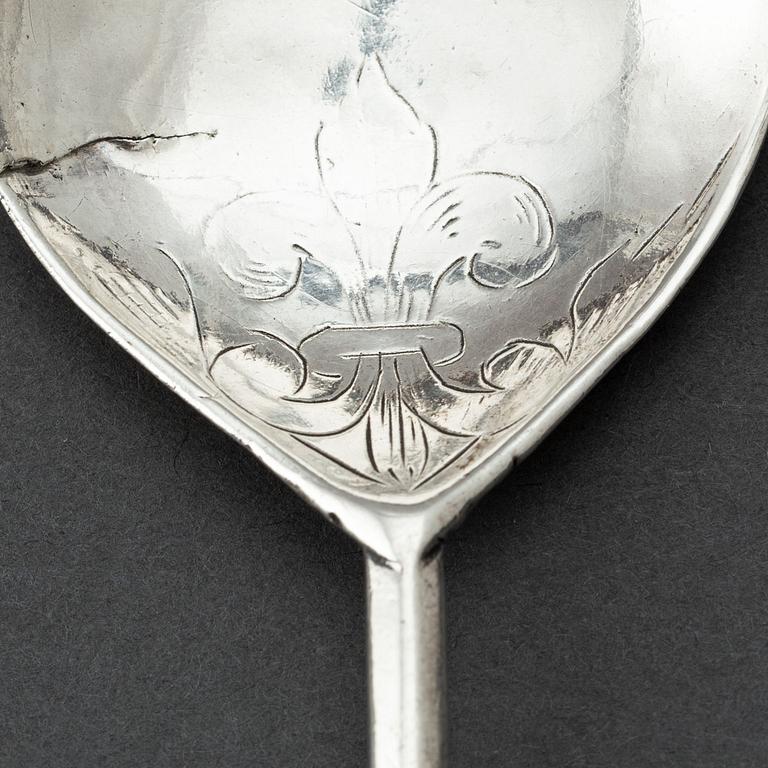 A 17th century silver spoon, possibly of Erich Olsen (Trondhjem 1656-1672).