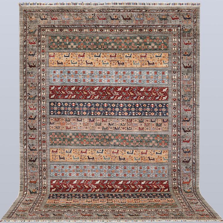 A carpet, Ziegler design, approx. 300 x 199 cm.