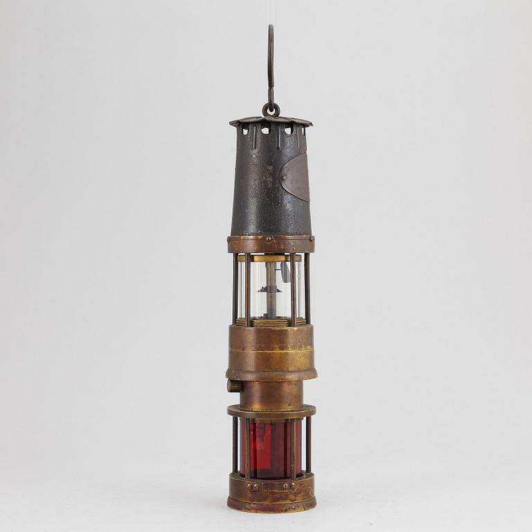 A miners lantern "Spiralarm", England, 20th Century.