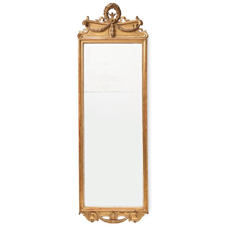 A Gustavian mirror.