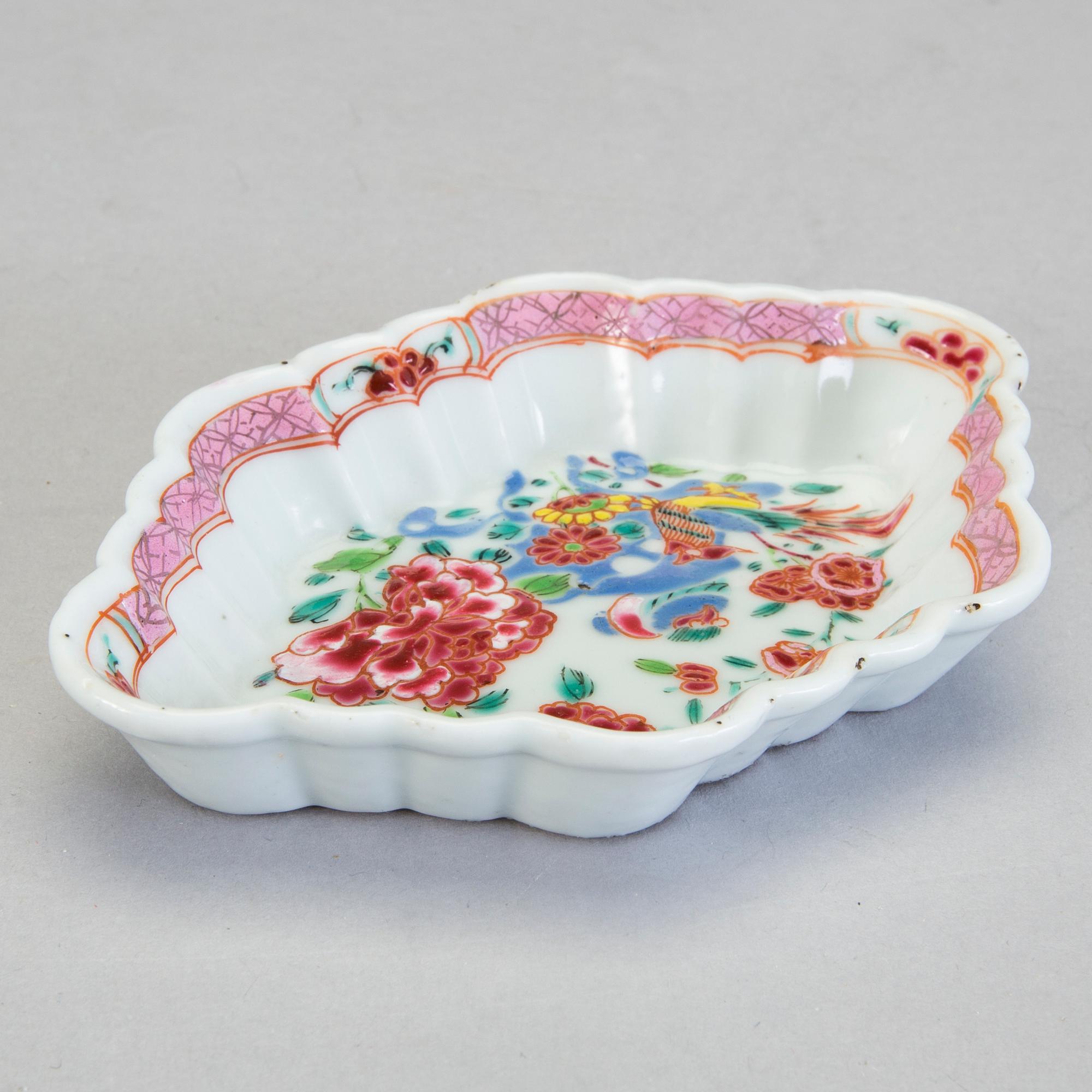 SKEDFAT I PORSLIN, Kina Qing-dynastin, Qianlong(1736-95).