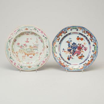 Two famille rose export porcelain plates, Qing dynasty, 18th century.