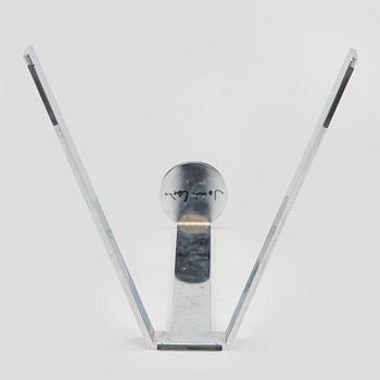 Jouni Leino, Tarjotinpöydän jalusta ,"Grip" Jouni Leino Design Studio 2009.