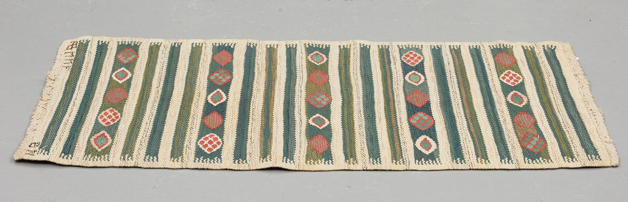 Barbro Nilsson, MATTO, "Krusbär", flat weave, ca 125 x 60 cm, signed AB MMF BN.