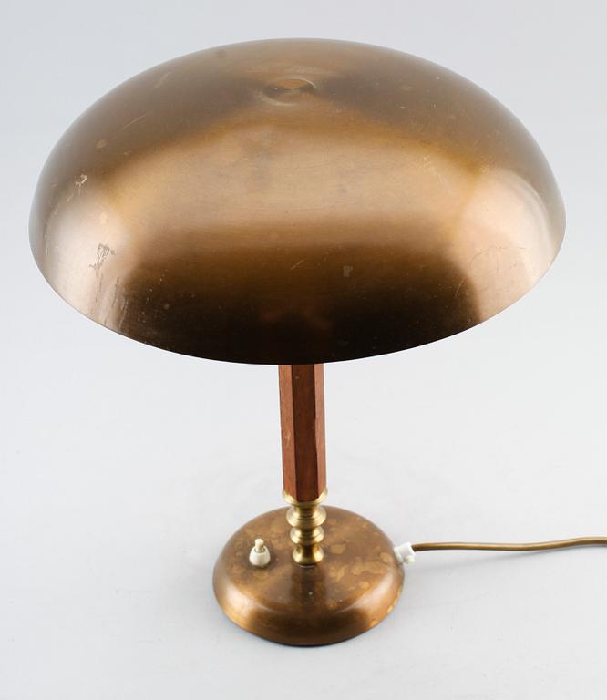 BORDSLAMPA, metall och teak, 1900-talets första hälft.