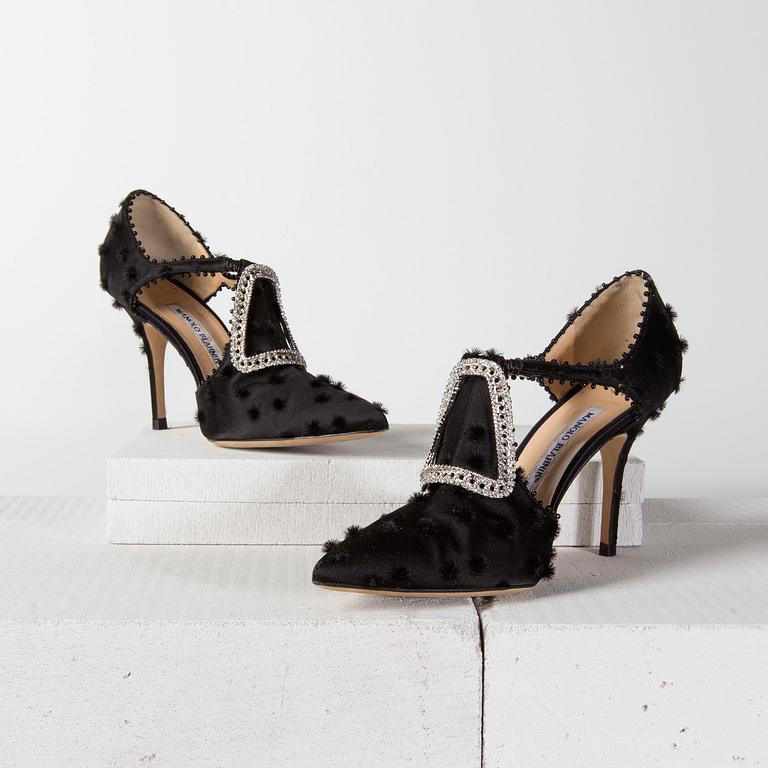 SKOR, Manolo Blahnik, storlek 39½.