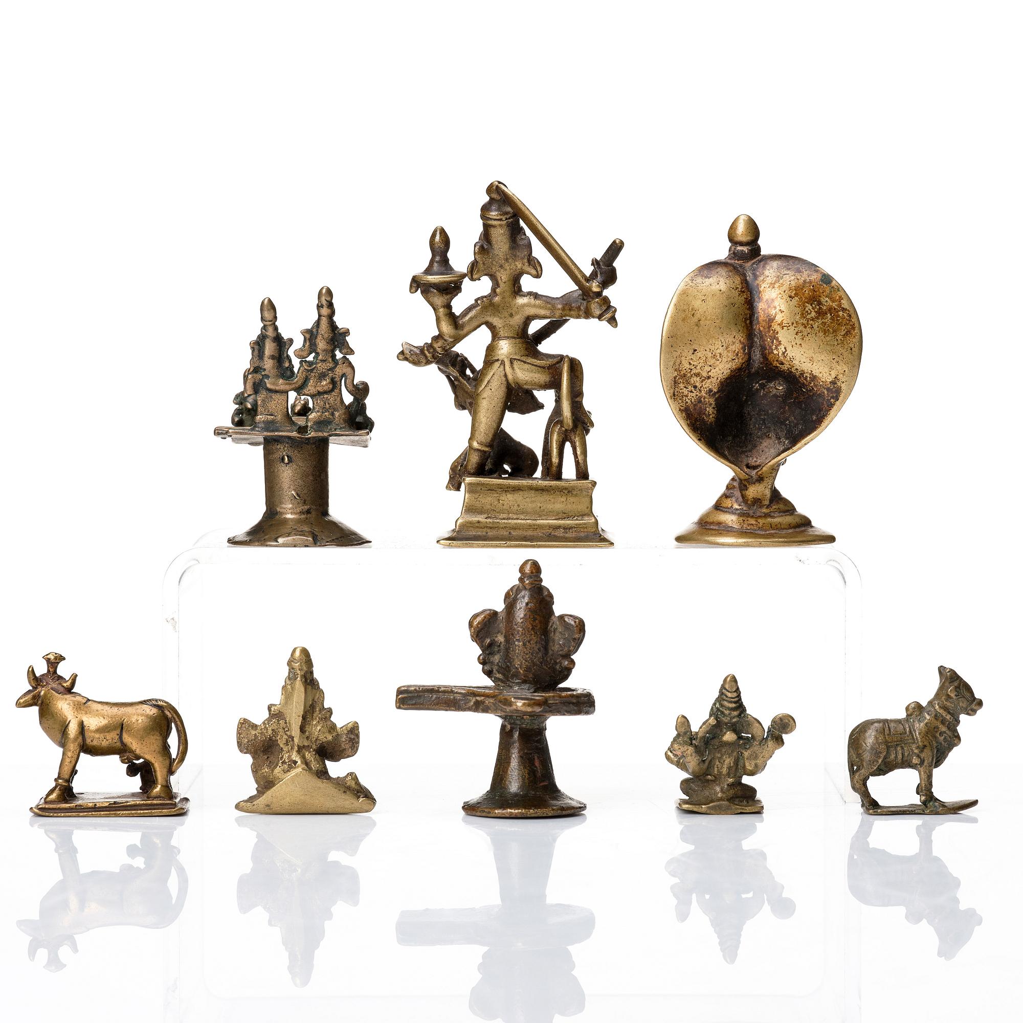 Miniatyrer, åtta stycken, mässing. Indien, 18/1900-tal.