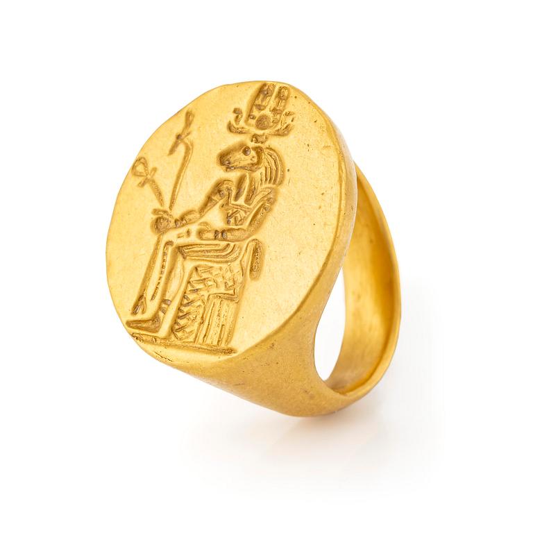 A presumably Meroitic gold signet ring, 700 BC. - 500 CE.