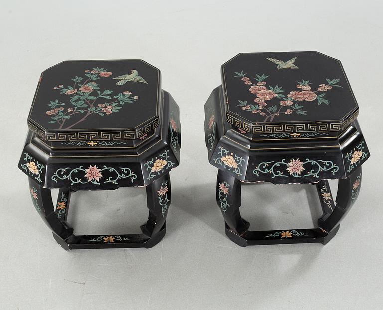 A pair of late 20th century Chinese side- / lamp tables.