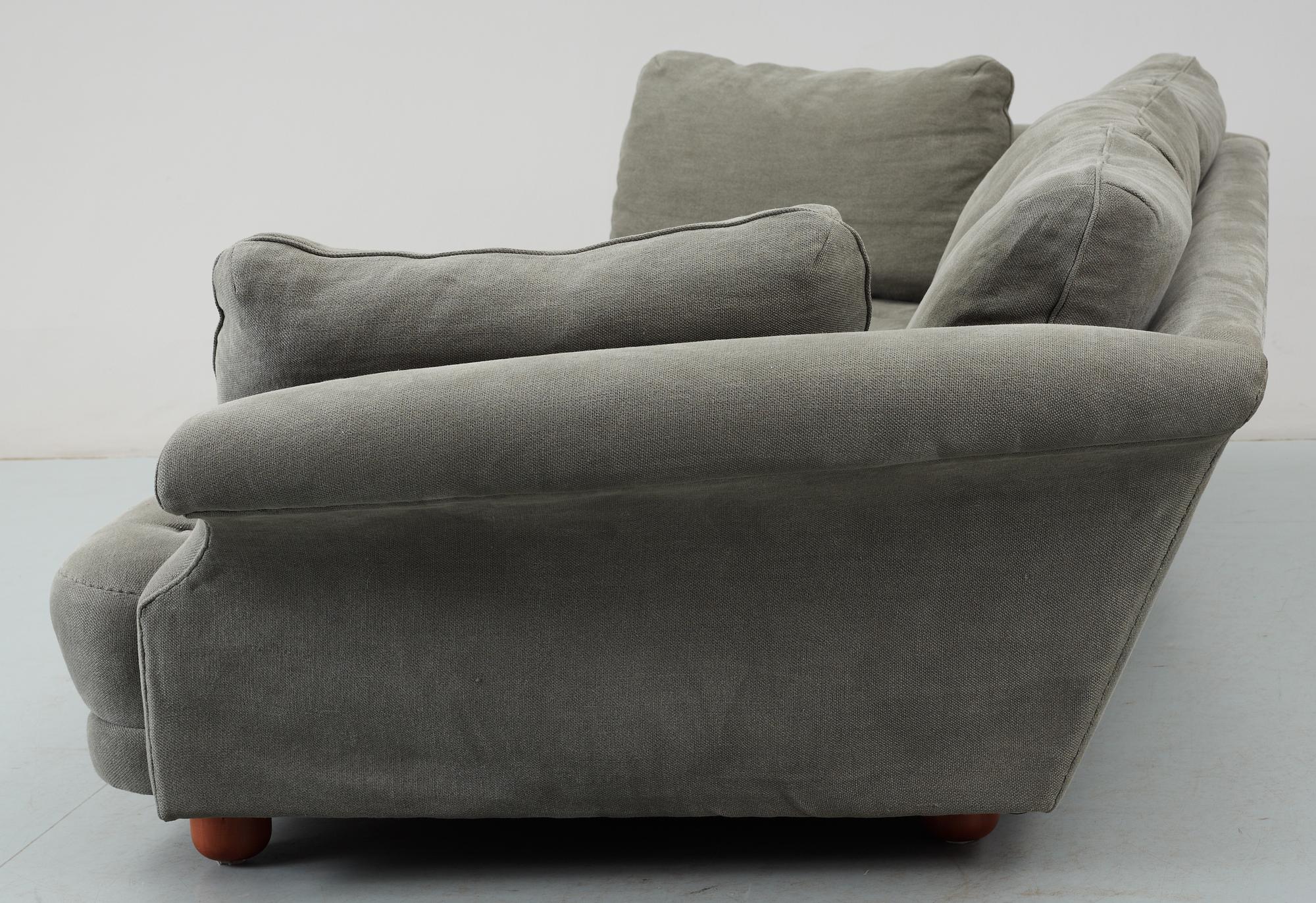 A Josef Frank 'Liljevalch' sofa by Svenskt Tenn.